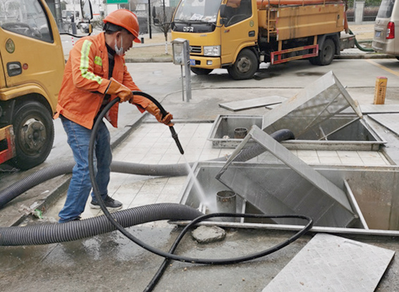 峨蔓镇隔油池清理